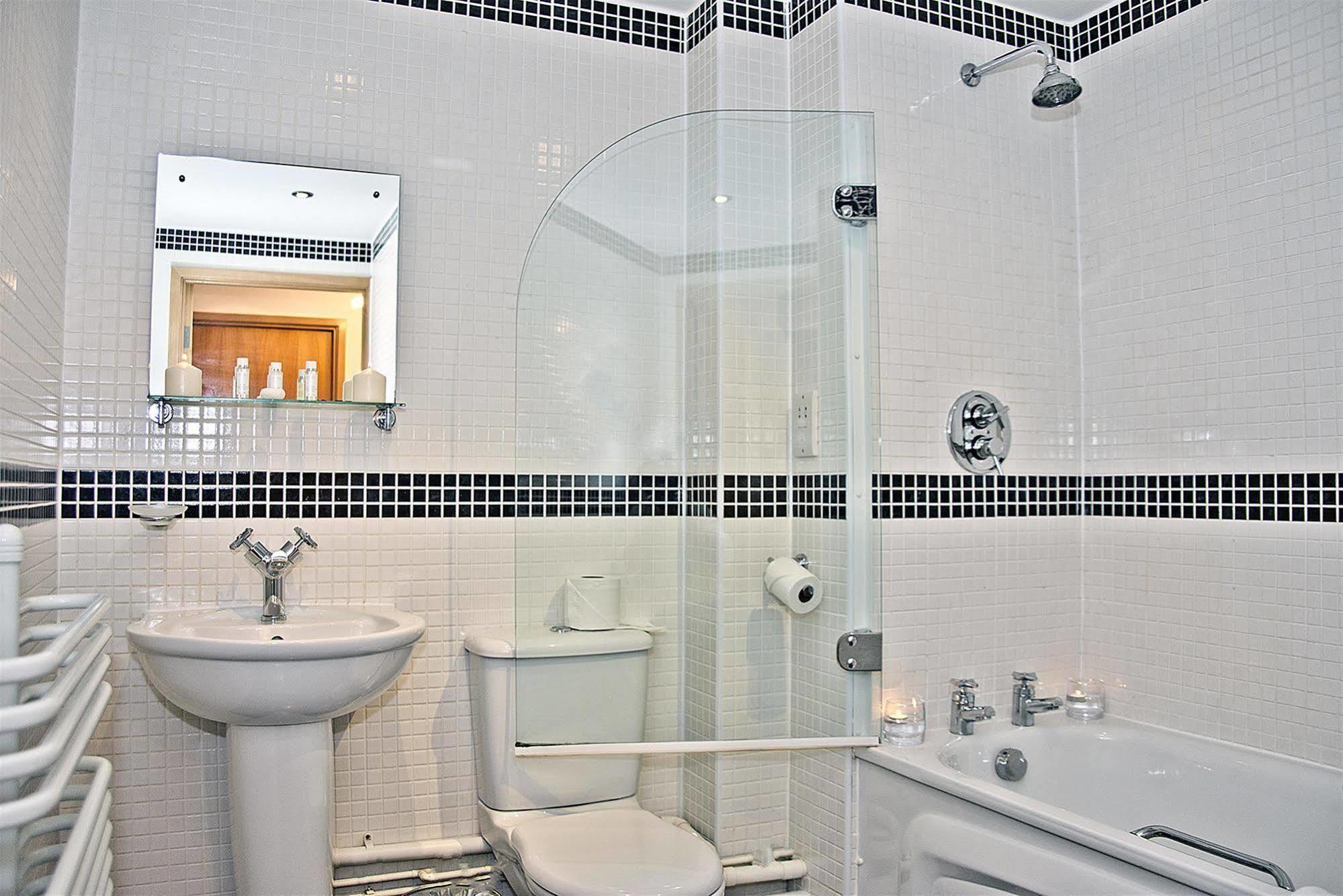 Hotel Base Serviced - Duke Street