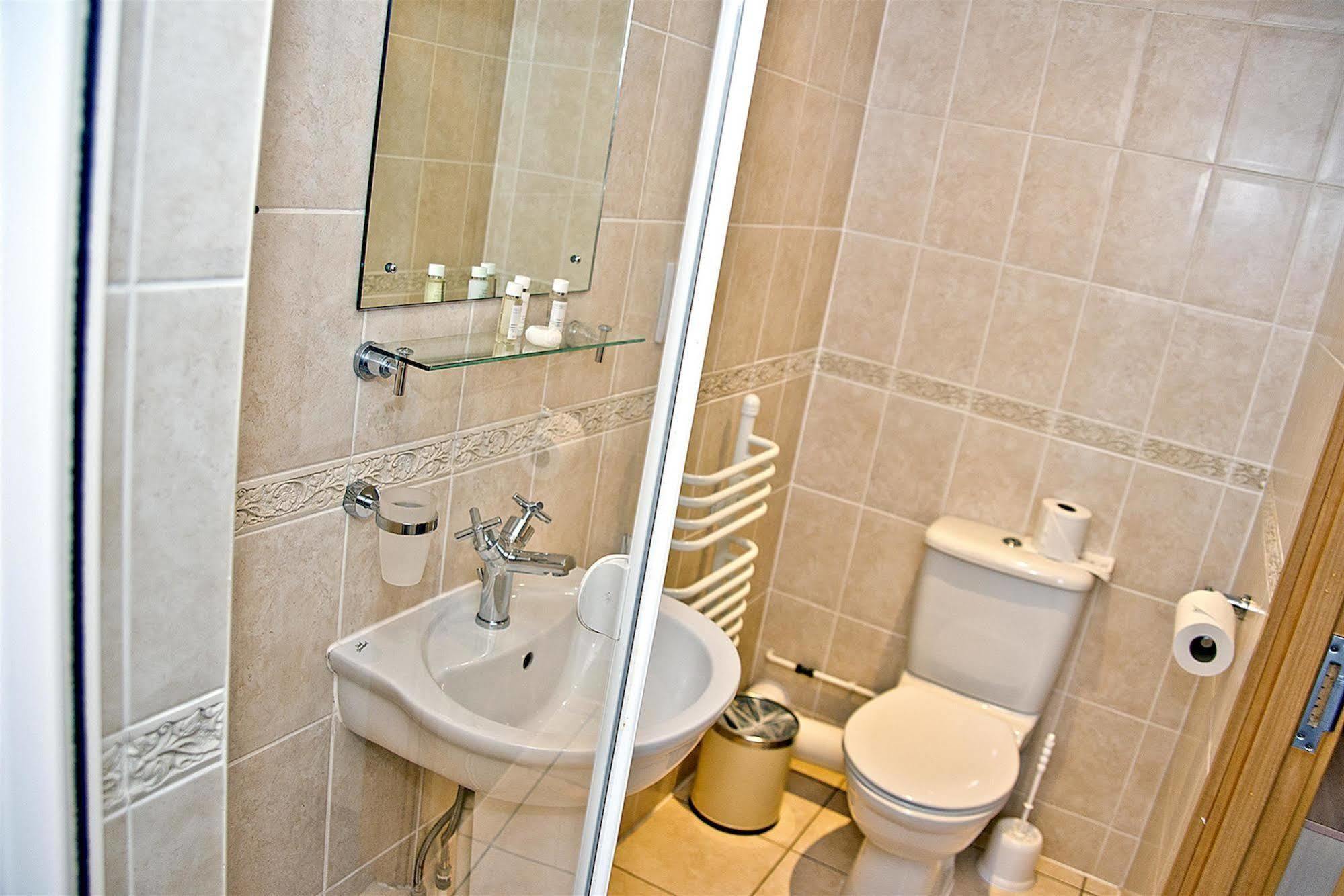 Base Serviced - Duke Street Hotel